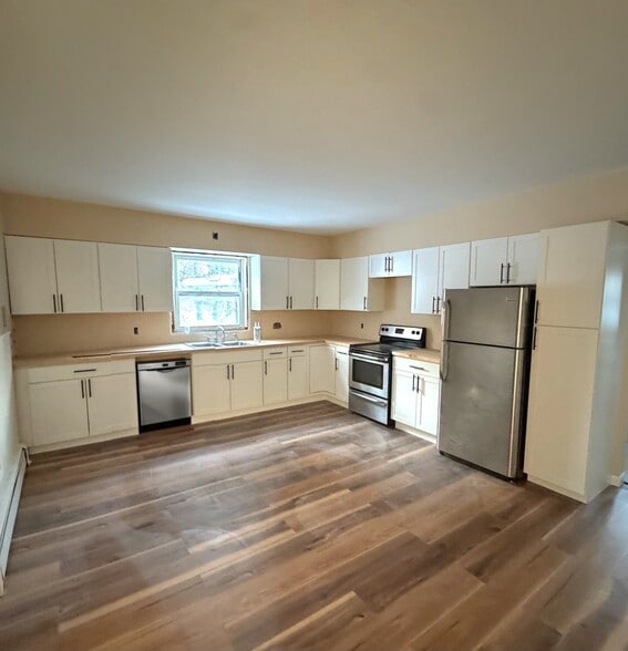Building Photo - 118 Gamage Ave