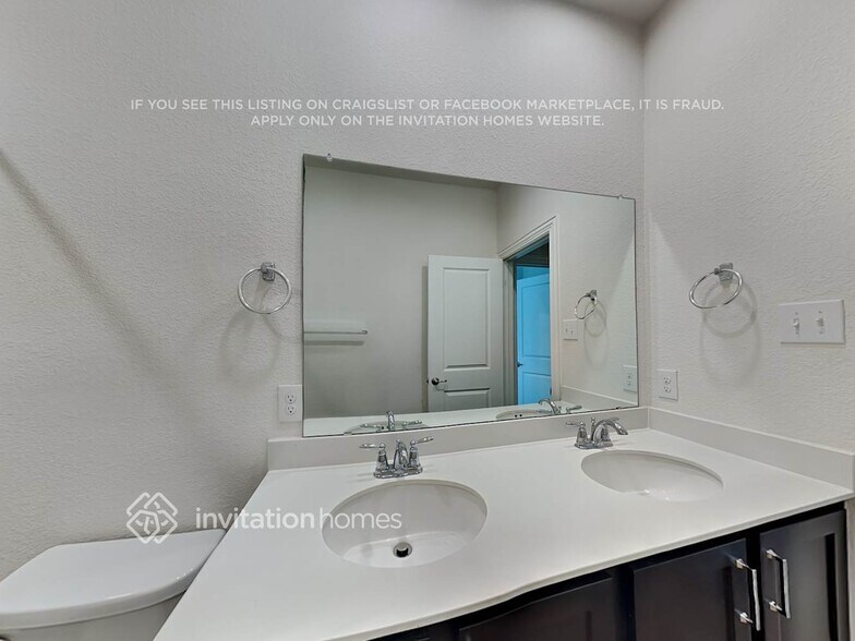 Building Photo - 3112 Aransas Ave