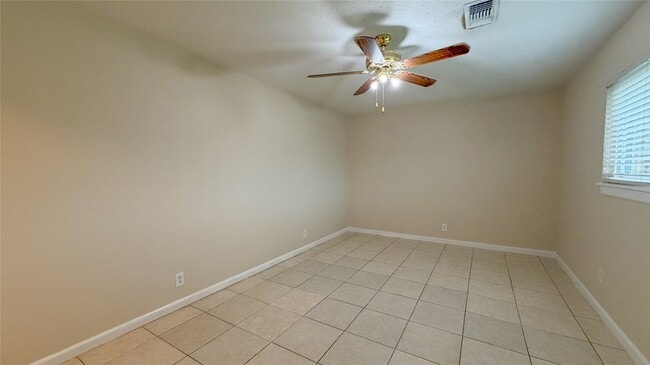 Building Photo - 1808 Dolphin Dr