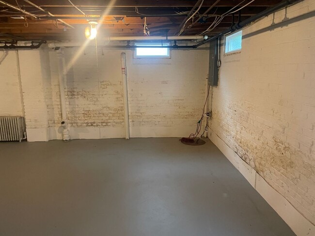 Building Photo - Charming Brick Cape in Colonial Place