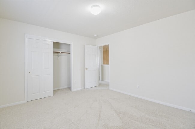 Building Photo - 6614 Halcyon Days Dr