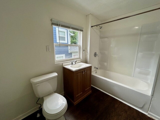 Building Photo - Charming 3 Bedroom 2 Bath House in Center Township!