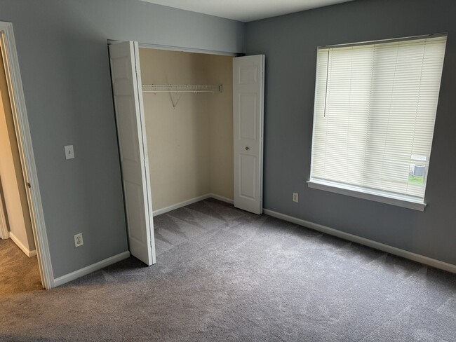 Building Photo - 384 Reston Cir