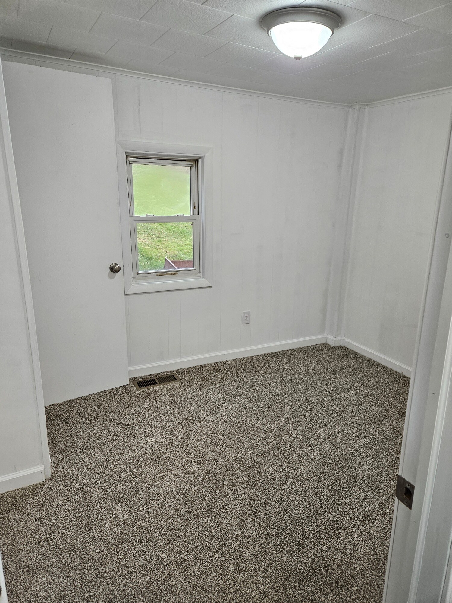 Building Photo - 6711 Vincent Hill Rd