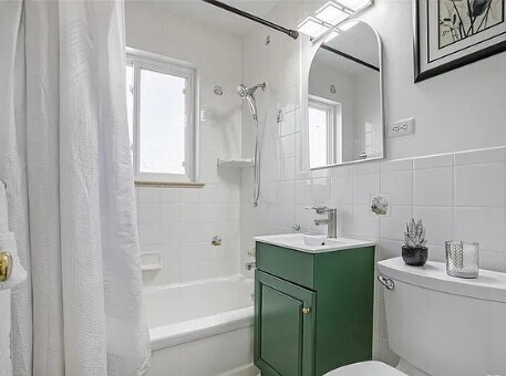 Building Photo - 2090 S Wolff St