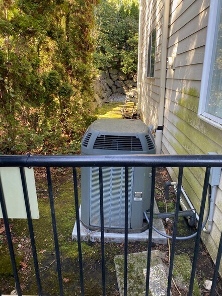 Building Photo - 7323 Old Redmond Rd