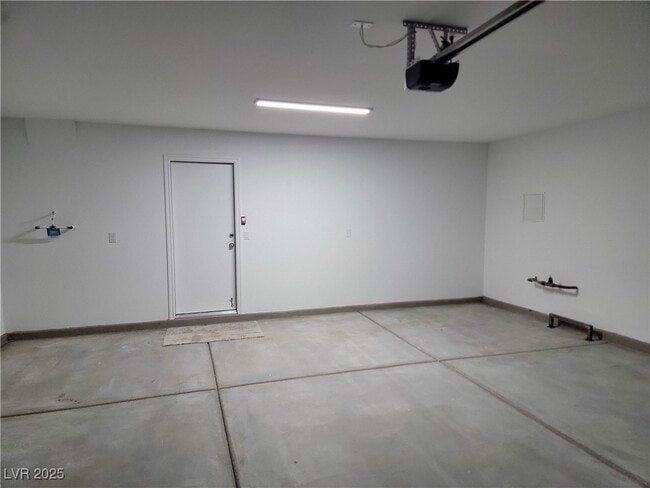 Building Photo - 6139 Rathbone St