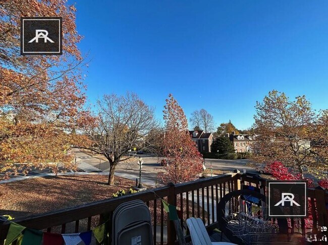 Building Photo - 4 bedroom in Newton MA 02467