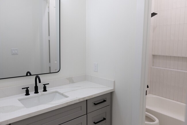 Building Photo - 3907 Maggie St