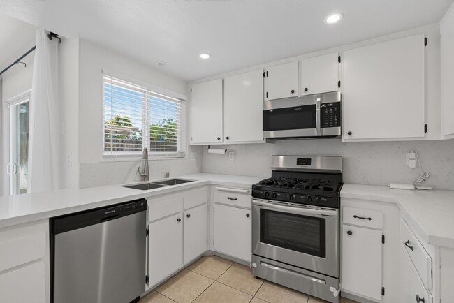 Building Photo - 263 Greenbriar Ct
