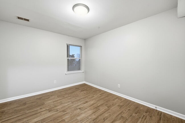 Building Photo - 1275 Penny Ln