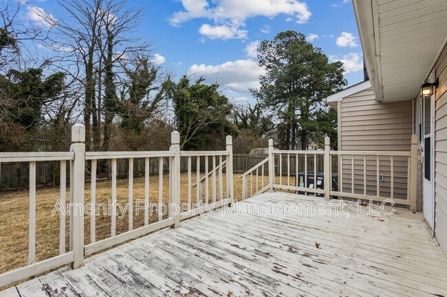 Building Photo - 511 Henderson St