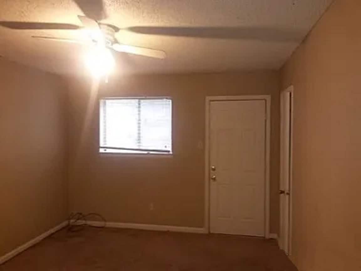 Building Photo - 504 Mimi Ln