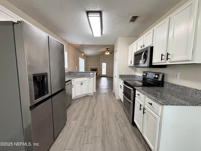 Building Photo - 1613 Teaberry Dr