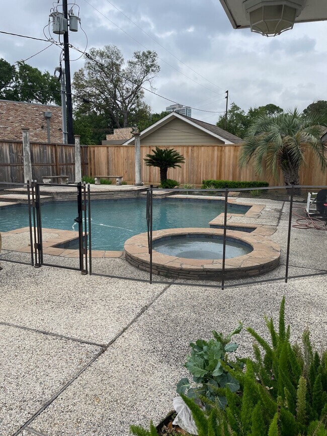 Building Photo - 5232 Piping Rock Ln