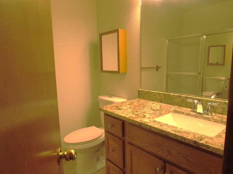 Building Photo - 520 Rado Dr