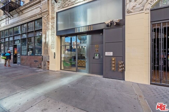 Building Photo - 416 S Spring St