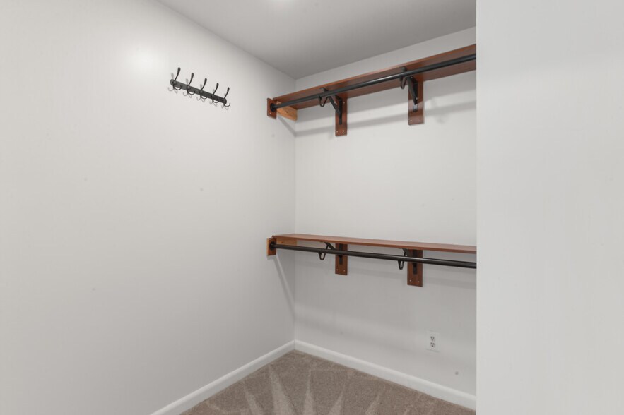 Building Photo - 2103 Laurel Brook Rd