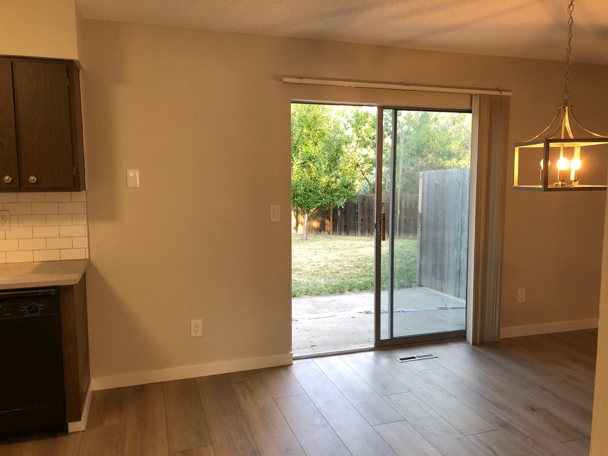 sliding door to backyard - 828 Ulysses St