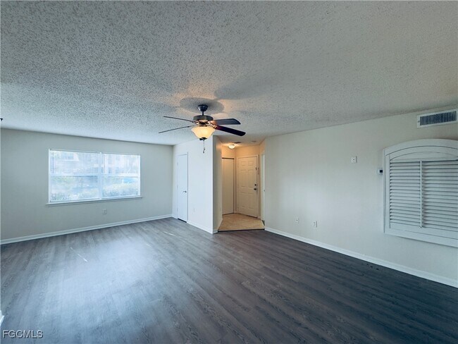 Building Photo - 12750 Equestrian Cir