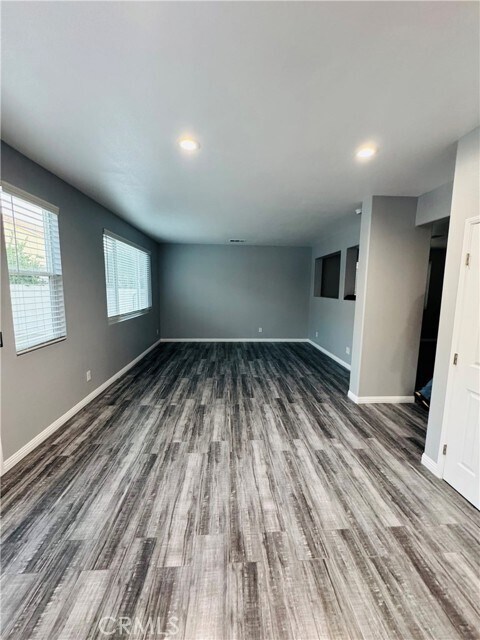 Building Photo - 356 Camino De La Luna