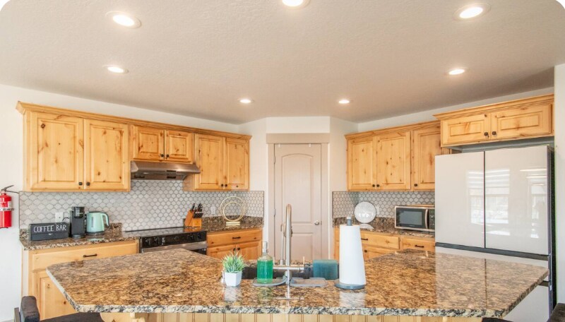 Building Photo - 14343 S Highfield Dr