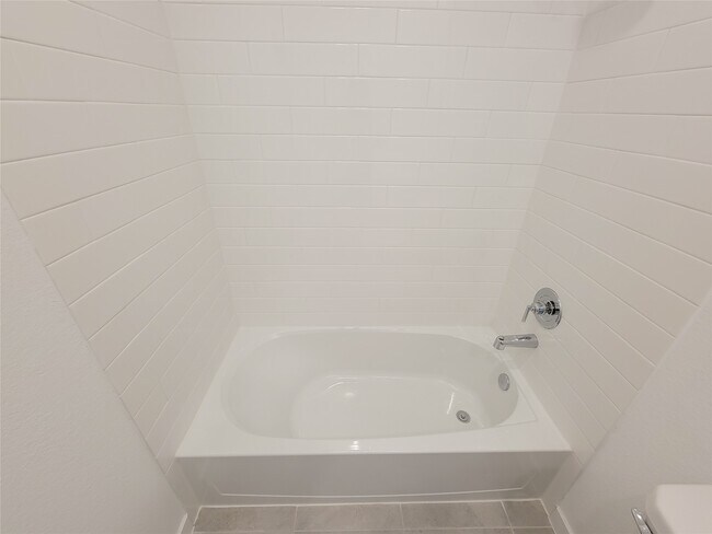 Building Photo - 17850 Aile Pierre Pass