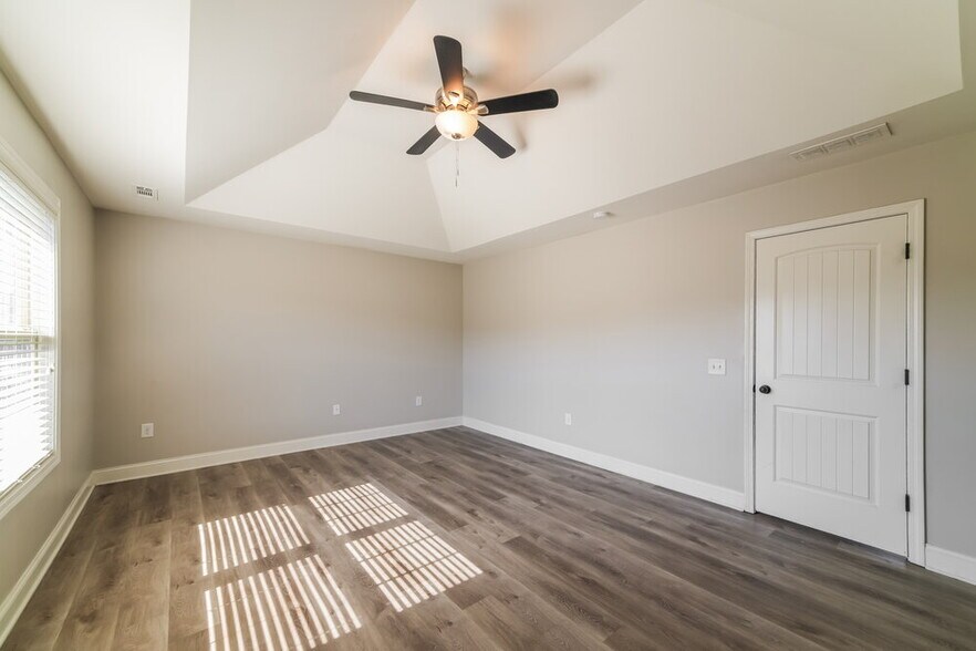 Building Photo - 235 Summer Gate Ln