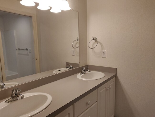 Building Photo - Spacious and charming, this two-story 4 be...