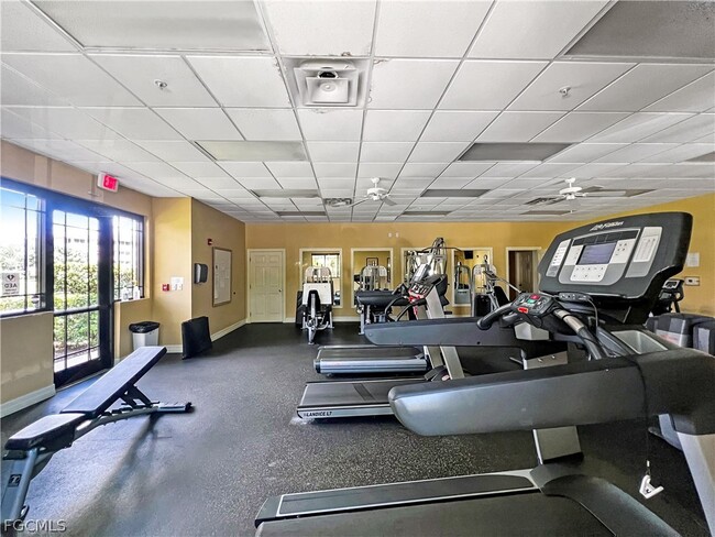 Building Photo - 8550 Kingbird Loop