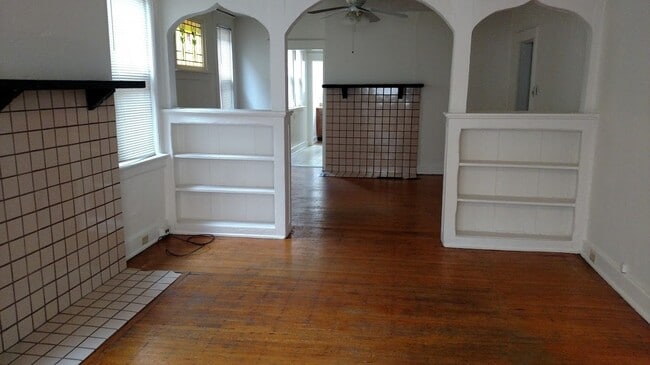 Building Photo - Great 1st Floor Duplex in Shadyside!