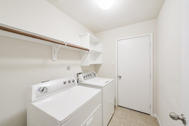 Building Photo - 21323 Slate Crossing Ln