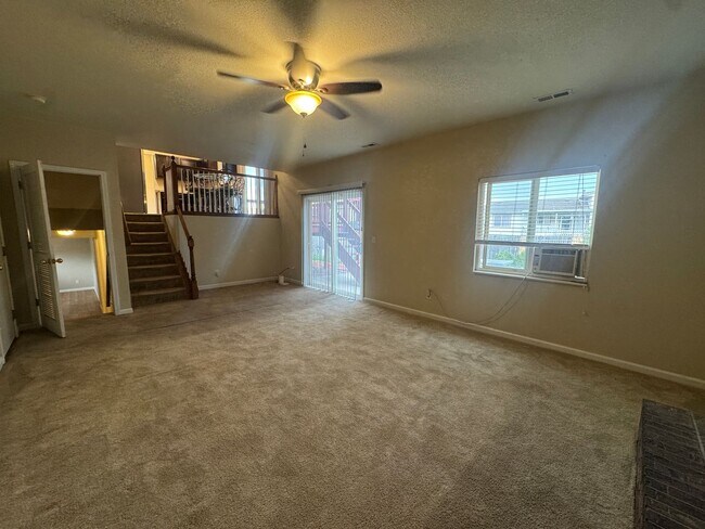 Building Photo - 7126 Oxmoor Ln