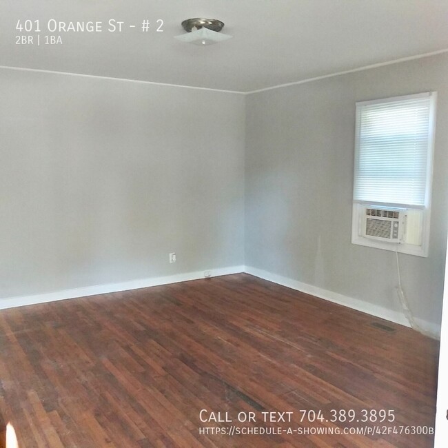 Building Photo - Updated Apartment 2 Bedrooms, First Floor ...