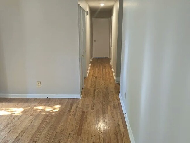 Building Photo - 840 Durwood Dr