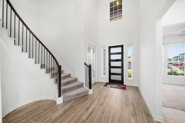 Building Photo - 21303 Shore Arbor Ln