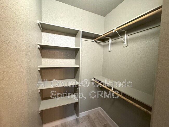 Building Photo - 542 Brecken Ct