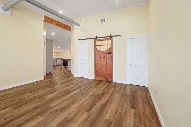 Building Photo - 337 Wilbarger Point