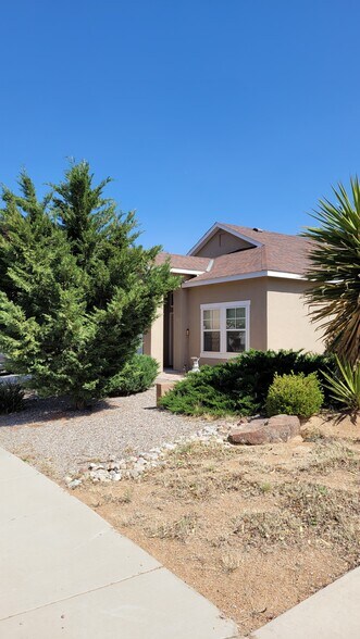 Building Photo - 2224 Mayapan Rd SE