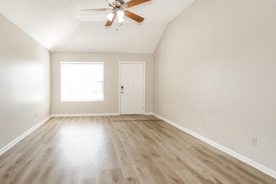 Building Photo - 4550 Cedar Leaf Cove