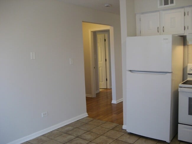 Building Photo - 1424 Carol Ct