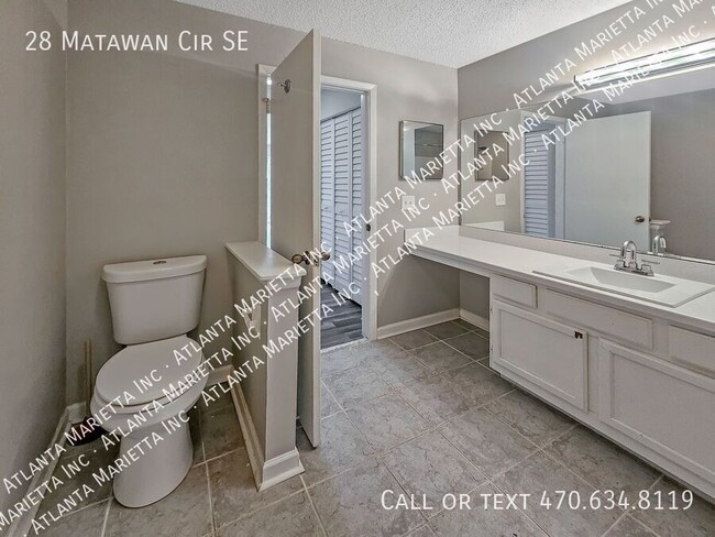 Building Photo - Stylish 2-Bedroom, 2-Bath End-Unit Condo i...