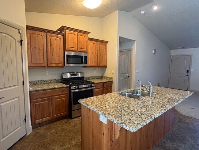 Building Photo - Beautiful Home In Hurricane