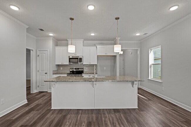 Building Photo - 8164-8164 Snelling Dr