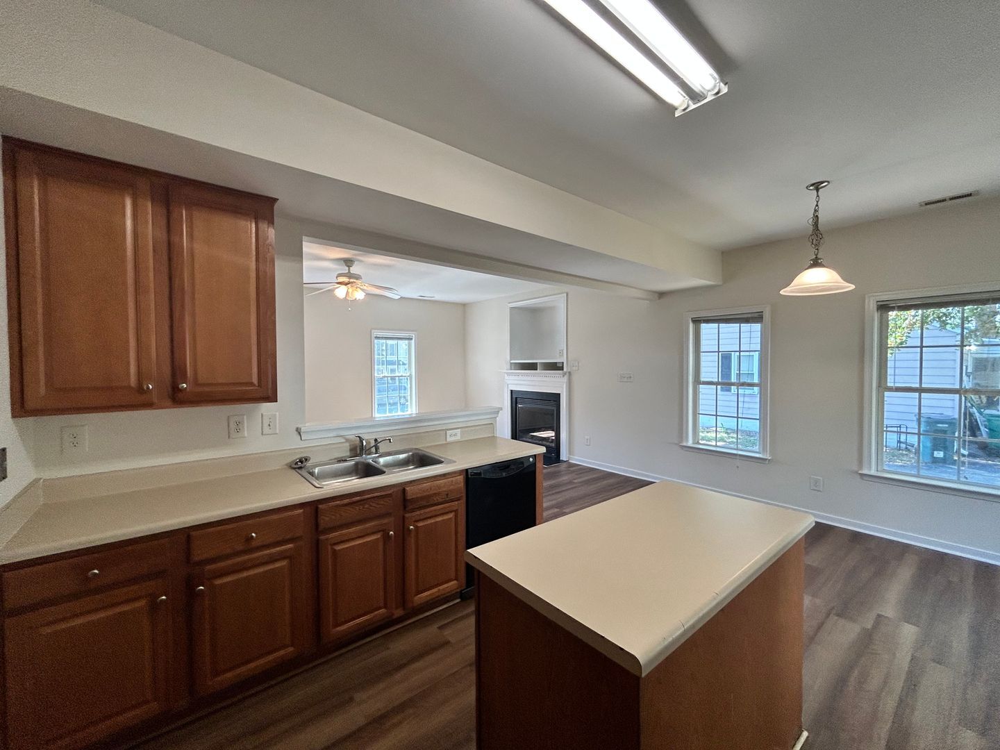 Building Photo - 402 Wilmer Ave