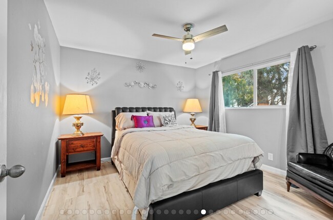 Building Photo - 325 Falcon Dr