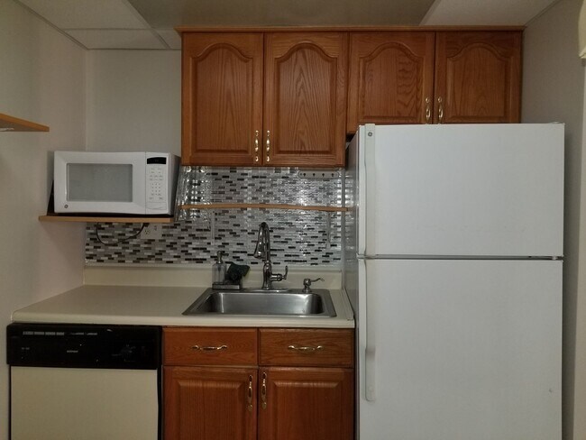 Building Photo - Condo 1 bedroom 1 bath