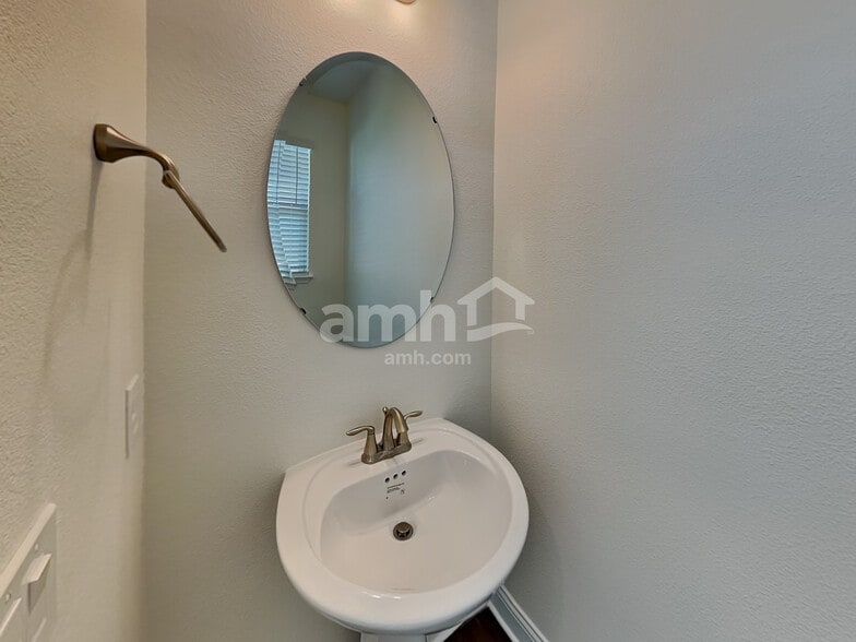 Building Photo - 6111 Little Blf Cir