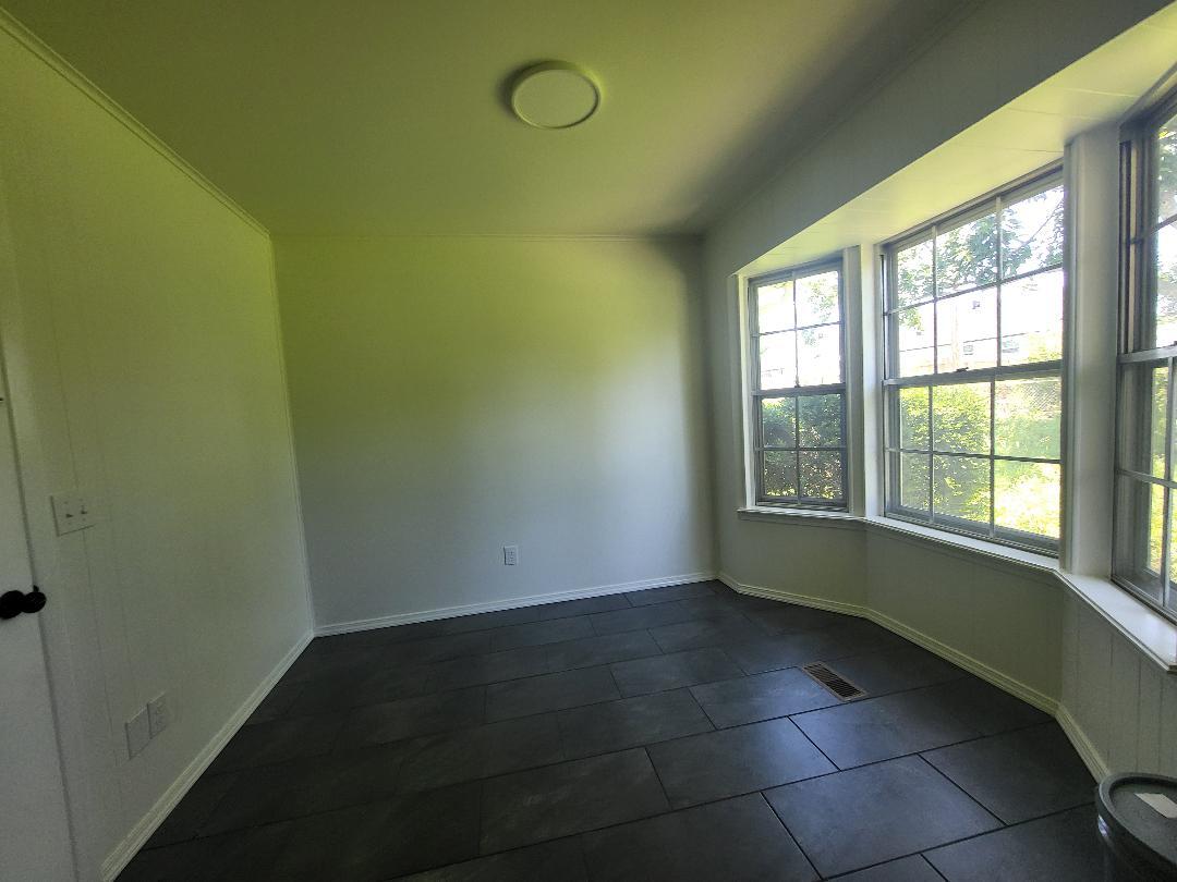 Dining room - 1511 W Magnolia St