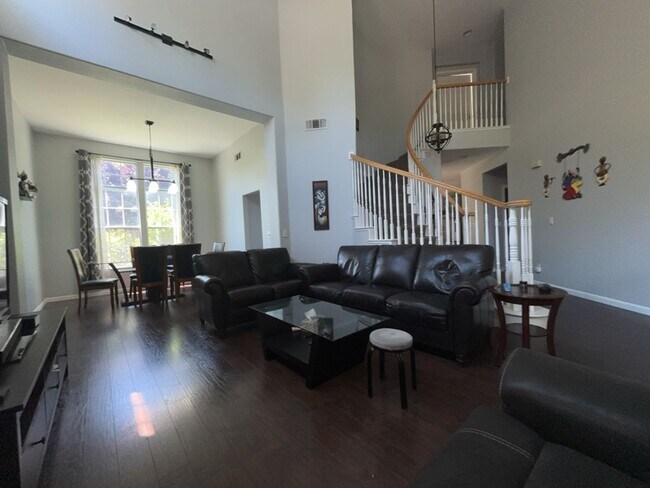 Building Photo - Spacious East Davis Home available in July!